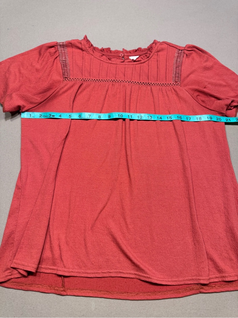 MELLODAY Coral Short-Sleeve Lace Yoke Top - Picture 4 of 5